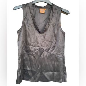 Tory Burch 💯‎ silk sleeveless blouse. Size 8.
